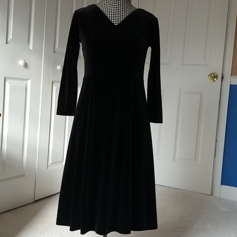 Lands End Black Velveteen Dress Size 0P Brand NWOT